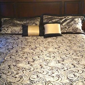 King Duvet Cover Set Black/Gold Paisley 2 pillow king shams, 2 throw pillows